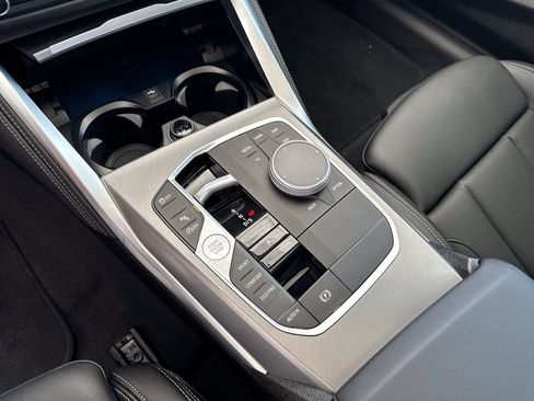 Used 2025 BMW 230i Coupe w/ M Sport Package RWD image 19