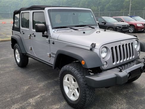 Used 2016 Jeep Wrangler Unlimited Sport w/ Quick Order Package 24S AWD/4WD image 8