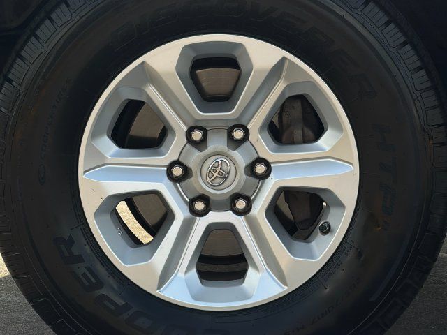 Used 2015 Toyota 4Runner SR5 RWD image 30