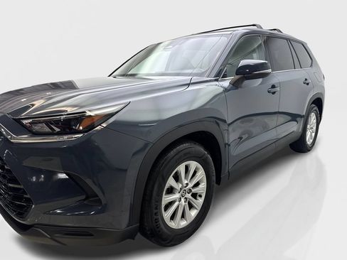 Used 2024 Toyota Grand Highlander AWD image 11