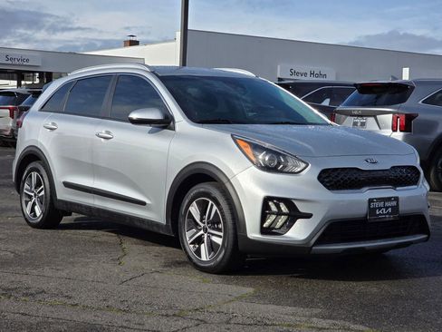 Used 2020 Kia Niro LXS image 7