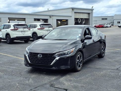 Used 2024 Nissan Sentra SV FWD image 2