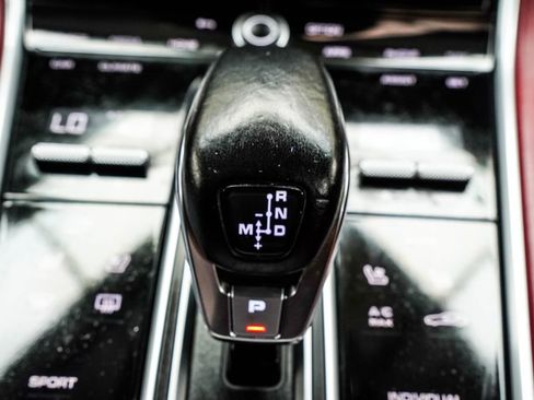 Used 2023 Porsche Panamera 4 Platinum Edition image 28