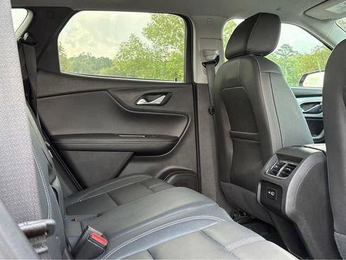 Used 2023 Chevrolet Blazer LT FWD image 8