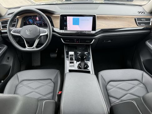 Used 2025 Volkswagen Atlas SE image 14