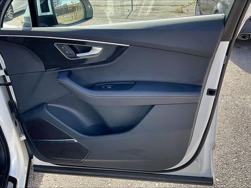 Used 2025 Audi Q7 3.0T Premium Plus image 25