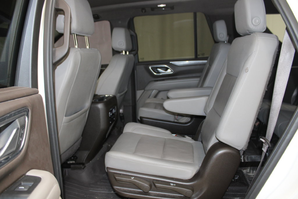 Used 2022 Chevrolet Tahoe LT w/ LT Signature Plus Package AWD/4WD image 32