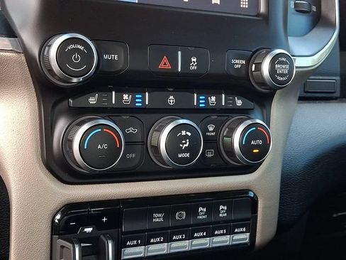 Used 2022 RAM 2500 Laramie AWD/4WD image 16