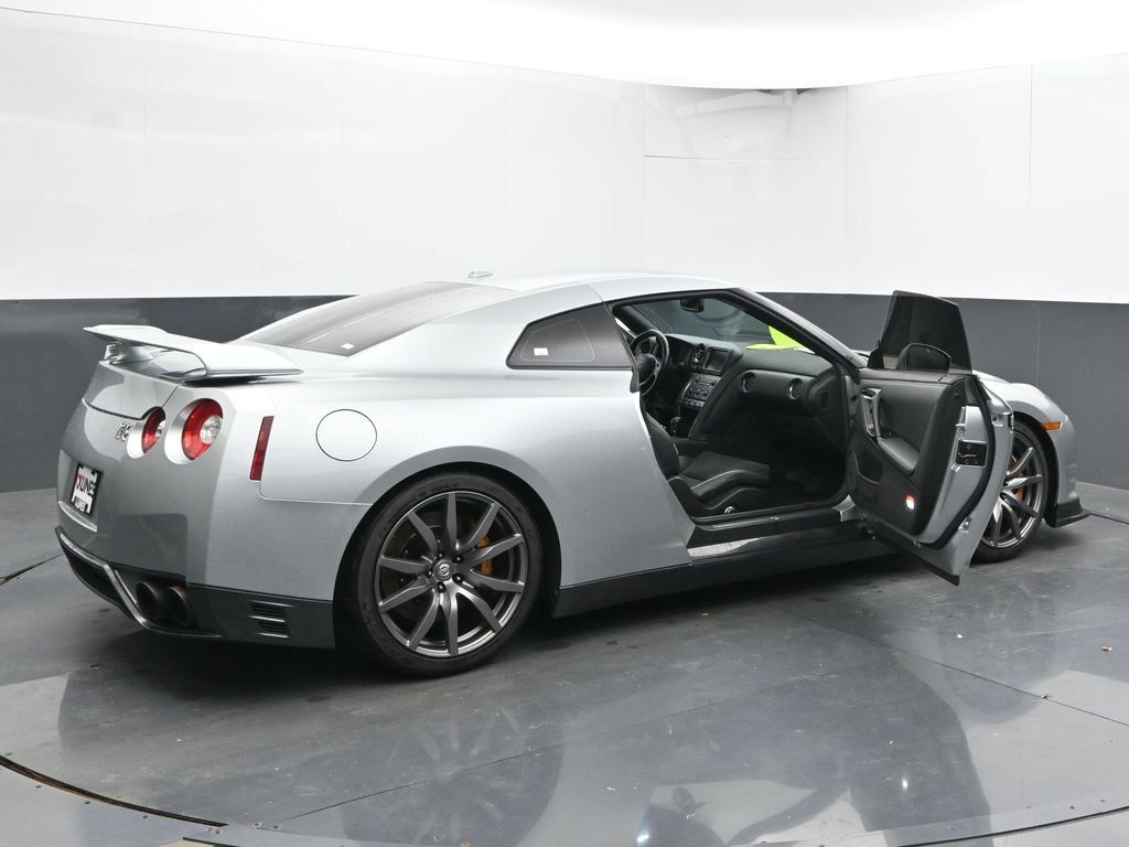 Used 2012 Nissan GT-R Premium AWD/4WD image 58