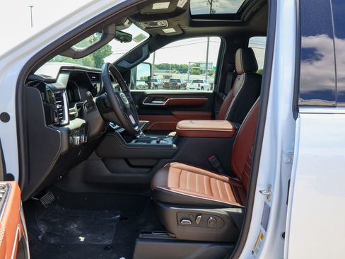 New 2026 GMC Sierra 3500 Denali Ultimate AWD/4WD image 8