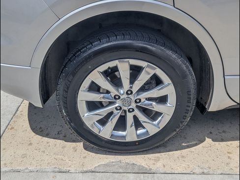 Used 2017 Buick Envision Essence FWD image 16
