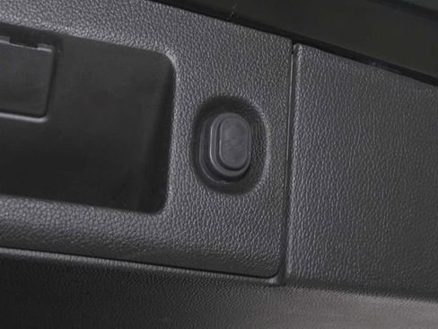 Used 2017 GMC Yukon XL SLT image 10