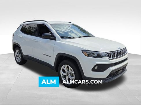 Used 2025 Jeep Compass Latitude AWD/4WD image 1