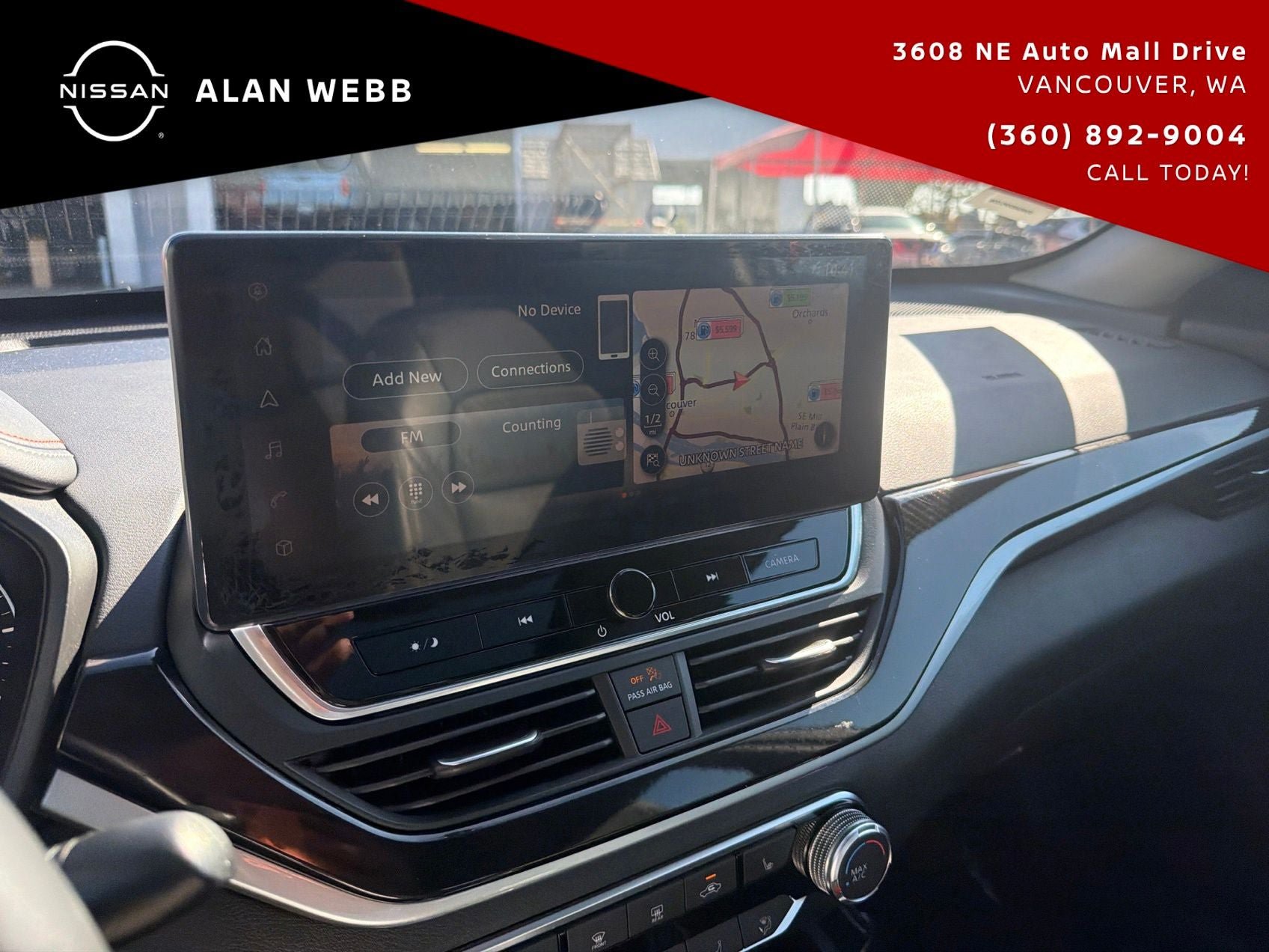 Used 2024 Nissan Altima 2.5 SR w/ SR Premium Package FWD image 15