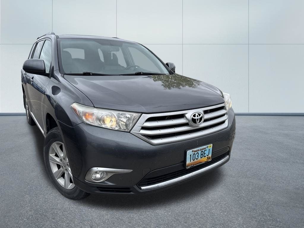 Used 2012 Toyota Highlander SE w/ Tow Pkg AWD/4WD image 2