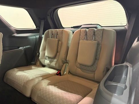 Used 2014 Ford Explorer XLT image 23
