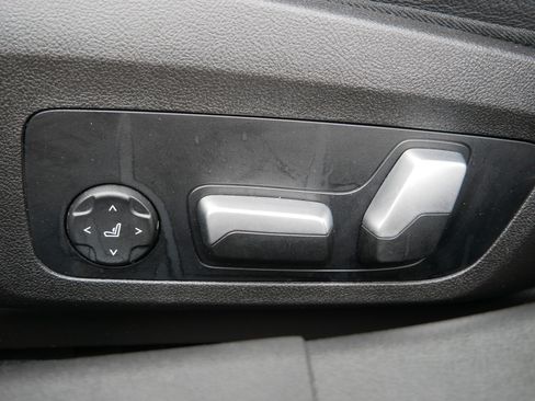 Used 2022 BMW 330i xDrive Sedan w/ Driving Assistance Package image 22