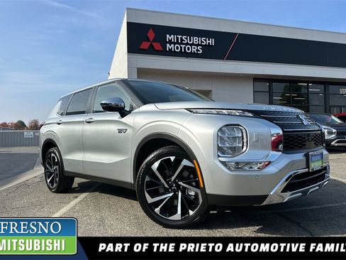 New 2025 Mitsubishi Outlander SE image 1