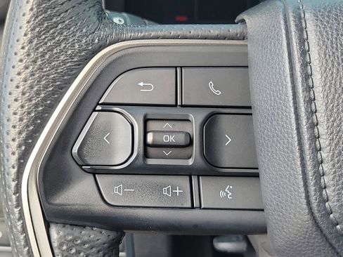 Used 2025 Toyota Tundra Limited AWD/4WD image 5