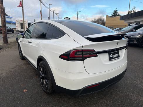 Used 2022 Tesla Model X image 3