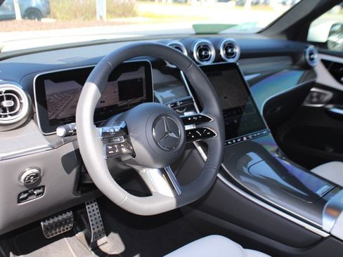 Certified 2025 Mercedes-Benz GLC 350e 4MATIC image 4