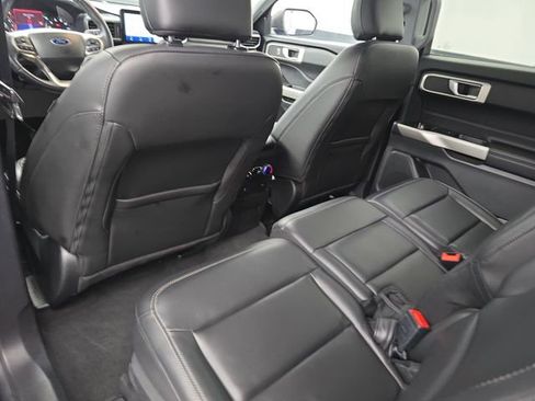 Used 2022 Ford Explorer XLT w/ Equipment Group 202A image 48