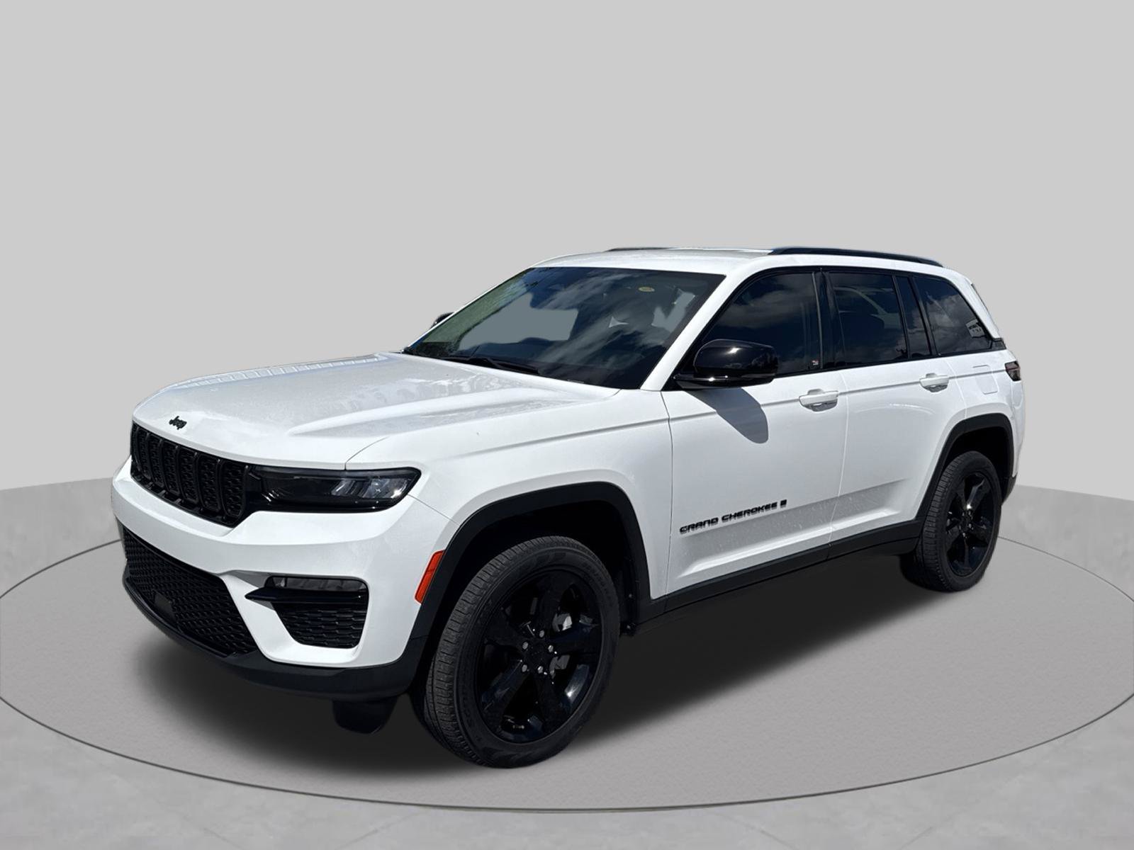 Used 2023 Jeep Grand Cherokee Limited w/ Black Appearance Package AWD/4WD image 9