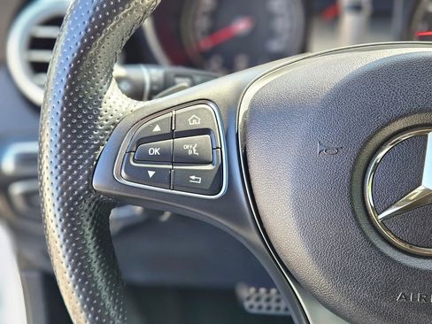 Used 2018 Mercedes-Benz GLC 300 4MATIC image 27