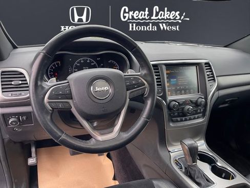 Used 2017 Jeep Grand Cherokee Altitude image 10