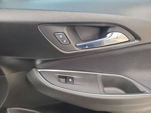 Used 2017 Chevrolet Cruze LS FWD image 22