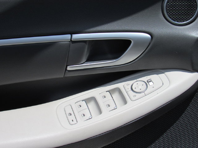 Used 2025 Hyundai Sonata SEL FWD image 18