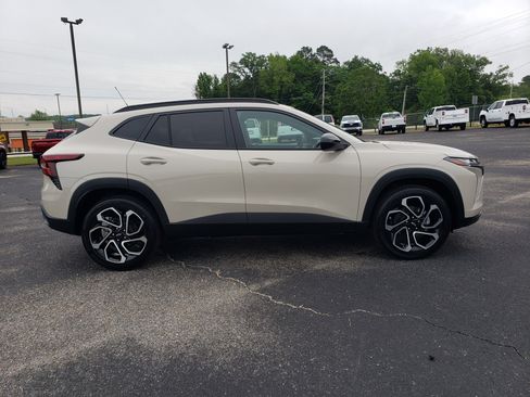 New 2026 Chevrolet Trax RS FWD image 5
