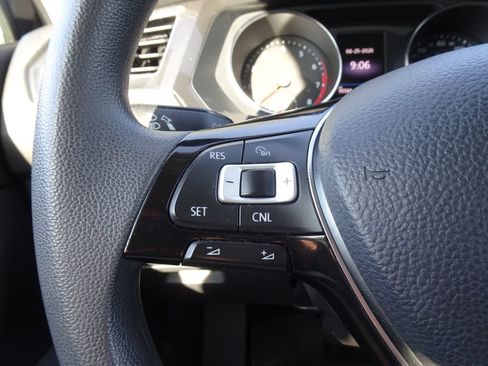 Used 2018 Volkswagen Tiguan S FWD image 23