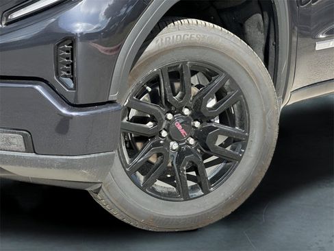 New 2025 GMC Sierra 1500 Elevation image 3