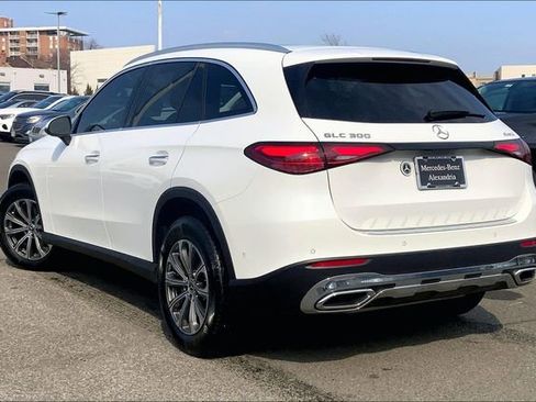 Used 2025 Mercedes-Benz GLC 300 4MATIC image 10
