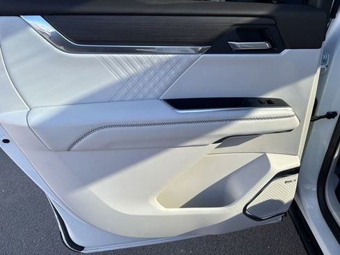 Used 2026 GMC Acadia Denali w/ Super Cruise Package image 29