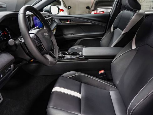 New 2025 Toyota Camry SE image 18