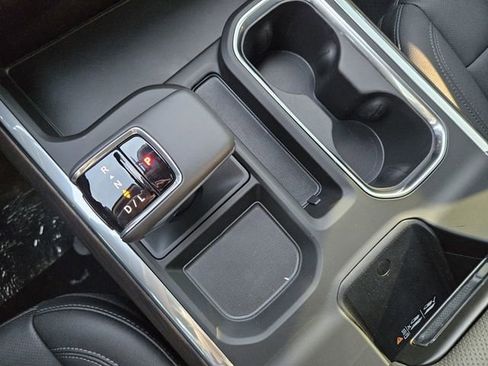 New 2026 GMC Sierra 1500 SLT w/ SLT Premium Package image 16