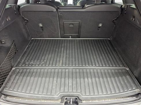 Used 2024 Volvo XC60 T8 Ultimate w/ Protection Package Premier image 6