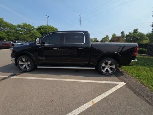 Used 2019 RAM 1500 Laramie AWD/4WD image 5