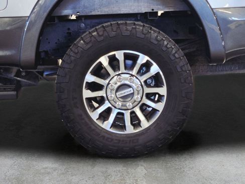 Used 2020 Ford F250 Lariat w/ Lariat Ultimate Package AWD/4WD image 10