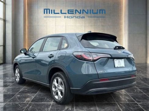 Used 2023 Honda HR-V LX image 2