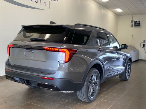 New 2026 Ford Explorer ST-Line w/ ST-Line Street Pack AWD/4WD image 7