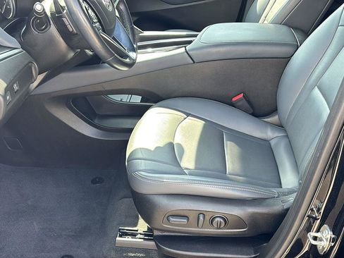 Certified 2023 Buick Enclave Essence FWD image 13