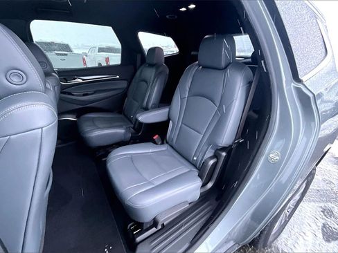 Used 2024 Buick Enclave Premium image 26