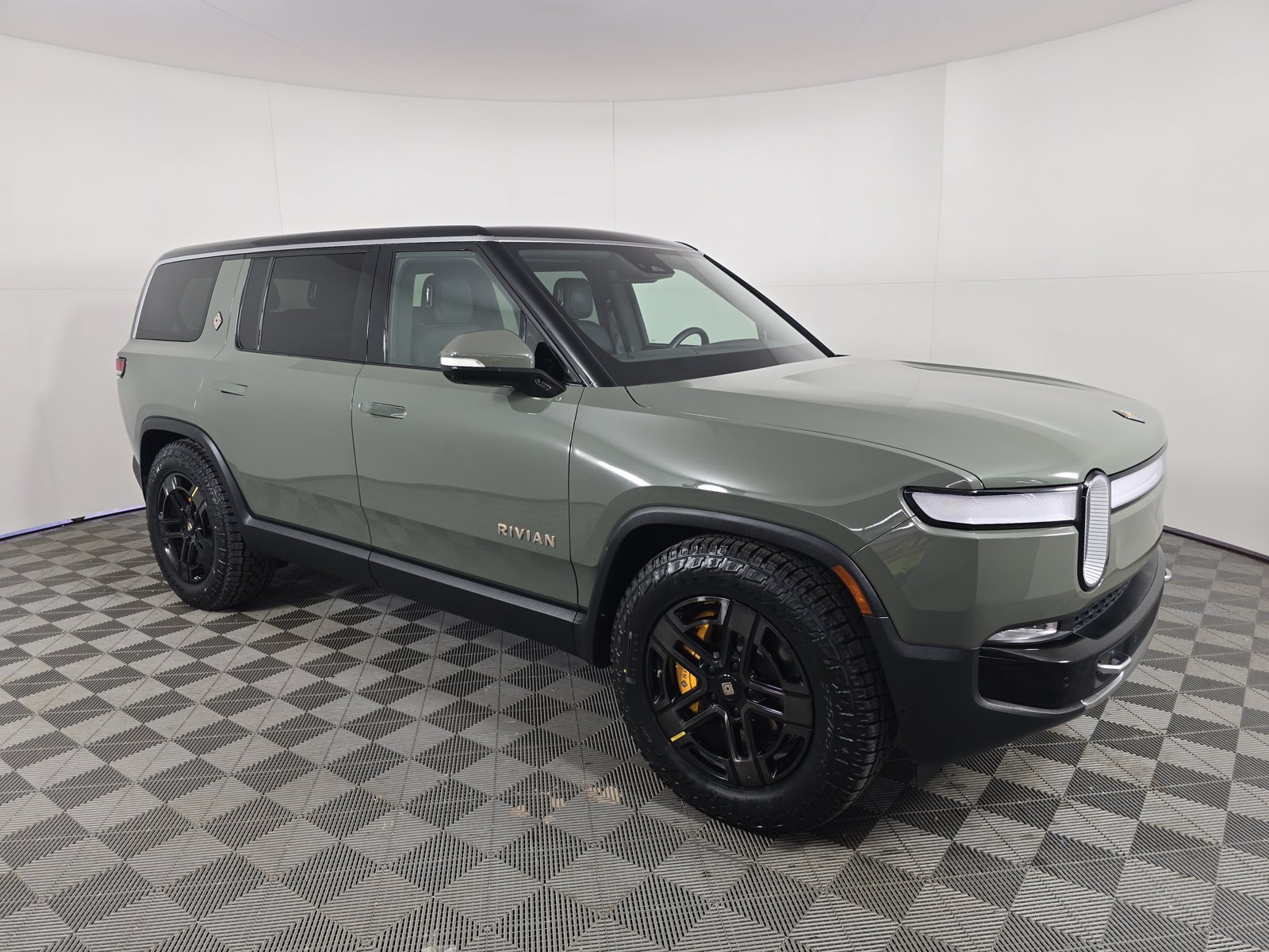 Used 2022 Rivian R1S Launch Edition Quad AWD/4WD image 7