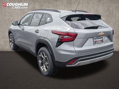 New 2026 Chevrolet Trax LT FWD image 5