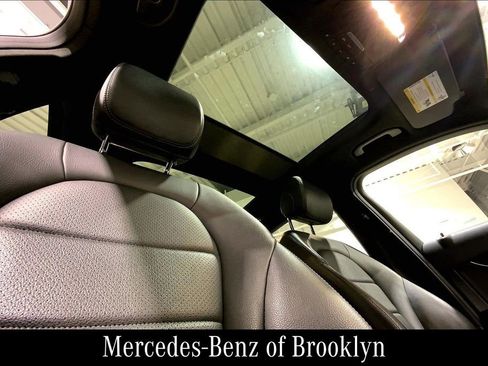 Used 2022 Mercedes-Benz GLC 300 4MATIC image 16