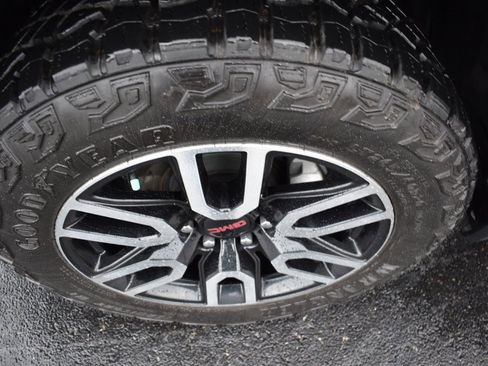 Certified 2024 GMC Sierra 1500 AT4 w/ Technology Package image 15