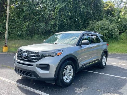 Used 2022 Ford Explorer XLT image 7